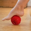 Kép 4/5 - Masszírozó labda, piros 7 cm S-SPORT - SportSarok